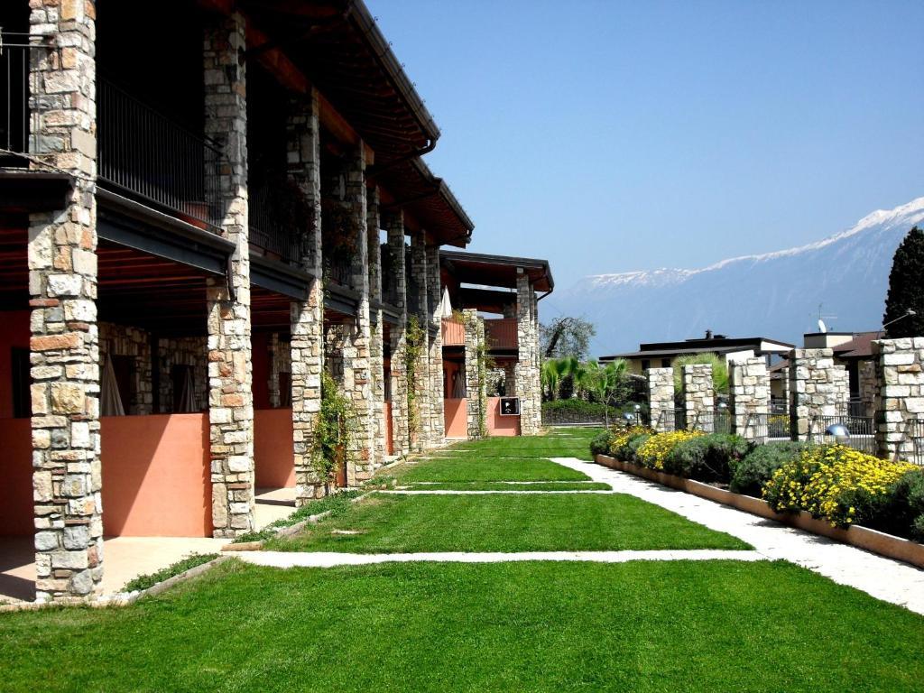 غارنانو Residence Borgo Dei Limoni - Appartamenti Con Garage المظهر الخارجي الصورة